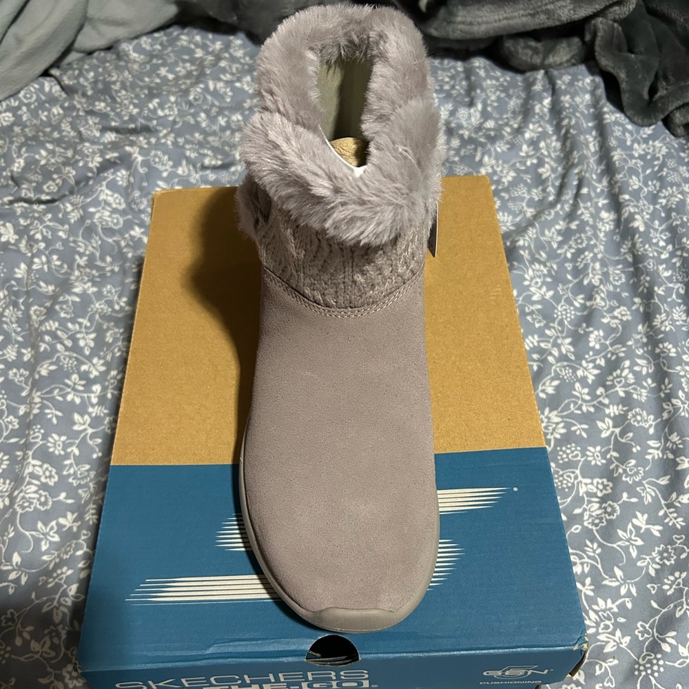 Women’s sketcher boots size 8.5